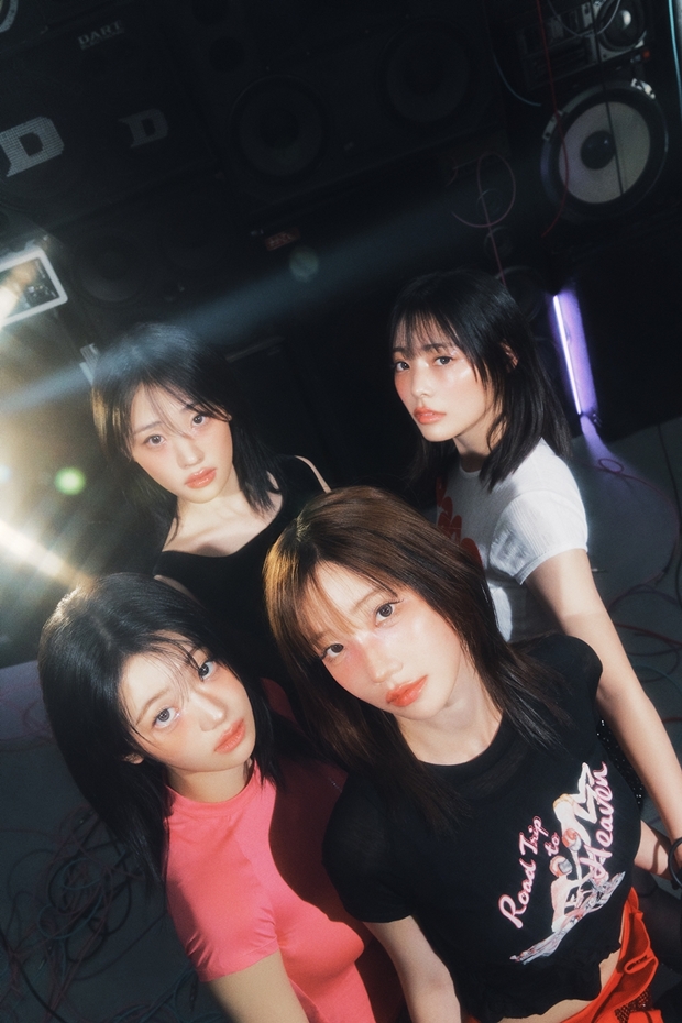 QWER Successfully Continues First World Tour 'Location'… Next Stop Asia