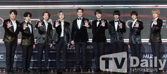 Super Junior Donates 180 Million Won to Help Flood Victims in Thailand