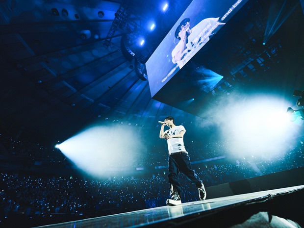 WOODZ Makes a Sparkling Comeback with Solo Concert Amidst 'Drowning' Resurgence