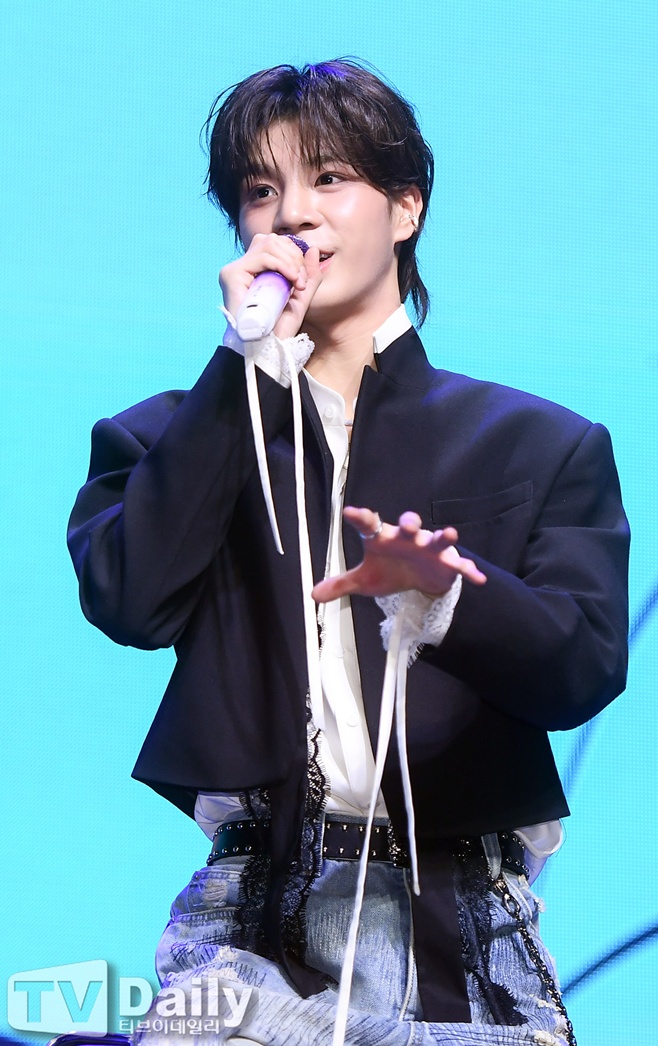 Jung Dong-won Overcomes Controversies and Resumes Activities