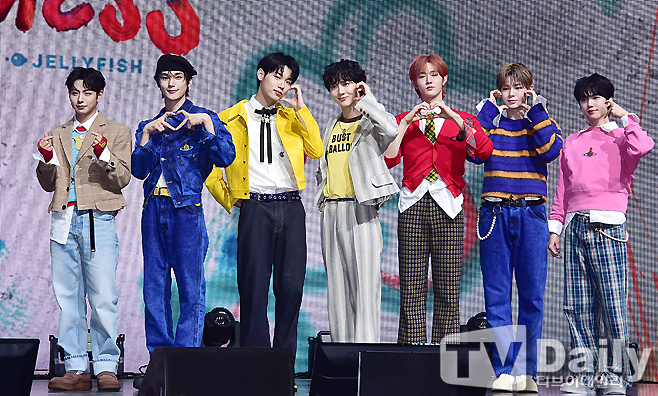 EVNNE's Yoo Seung-eon and Ji Yoon-seo Announce Departure, "New Beginning with 5-Member Lineup"