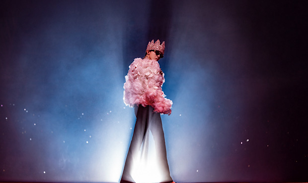 G-Dragon Addresses Tardiness Controversy with Timely Show