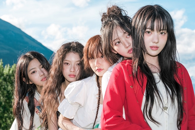KiiiKiii's 'Dancing Alone' Selected as 'Best K-Pop Track of 2025' by Dazed UK