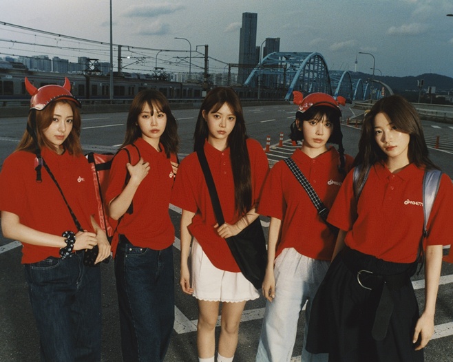 LE SSERAFIM Mencatatkan Peringkat Tertinggi di ‘Ranking Singel Tahunan’ Oricon Jepang di Antara Grup Gadis K-Pop