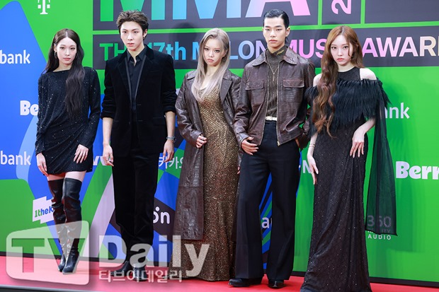 ALLDAY PROJECT Named 'Rookie of the Year,' Expresses Gratitude to Parents