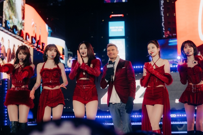 LE SSERAFIM Becomes the Sole K-Pop Act at ‘New Year’s Rockin’ Eve’ in the US