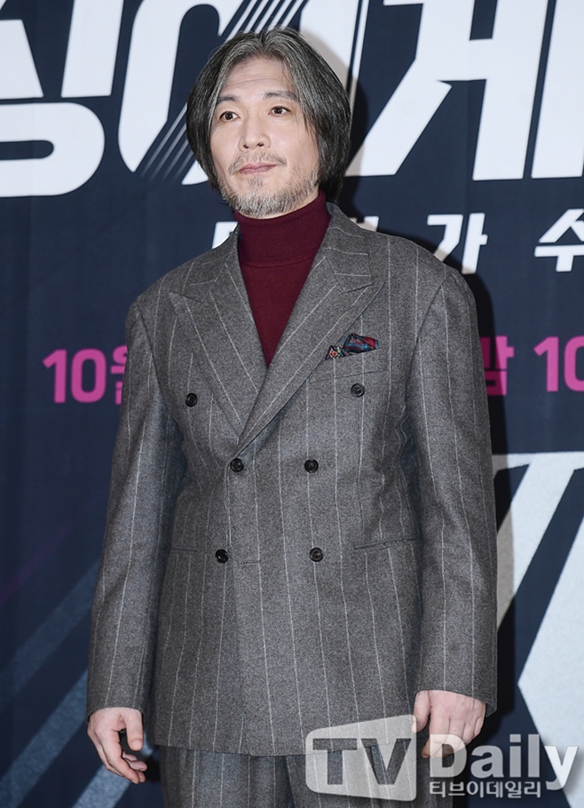 Im Jae-bum Announces Retirement After 40th Anniversary Concert