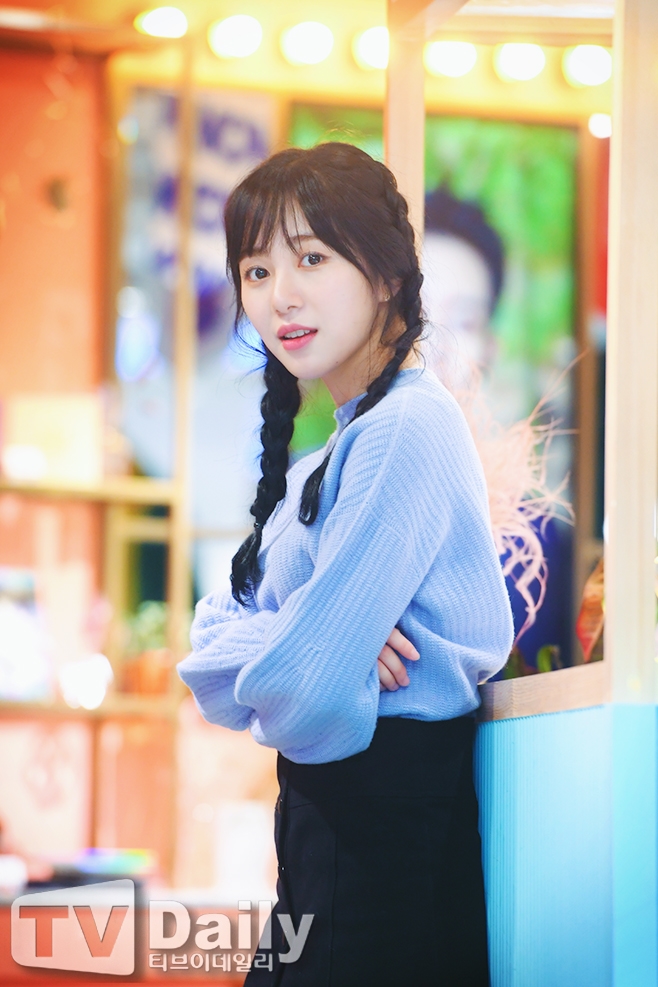 Kwon Mina Cancels First Fan Meeting Due to Artist Circumstances