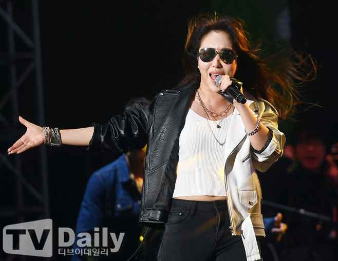 Sookhaeng Begins Legal Response, Delaying Adultery Lawsuit Verdict