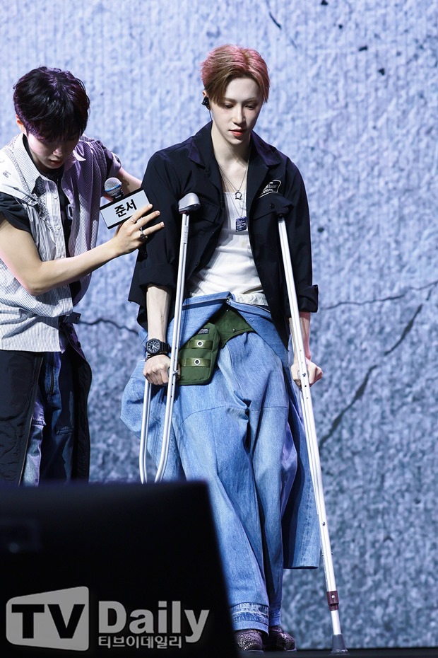 ALPHA DRIVE ONE's Arno Appears on Crutches, Assures No Impact on Activities