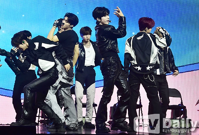 ZEROBASEONE Expected to Conclude Activities After Achieving 10 Million Album Sales