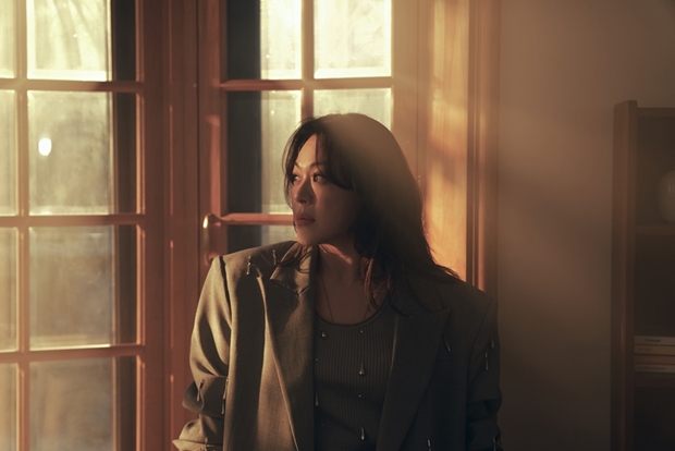 Lee Young-hyun Set to Release New Single 'Touching' on January 29