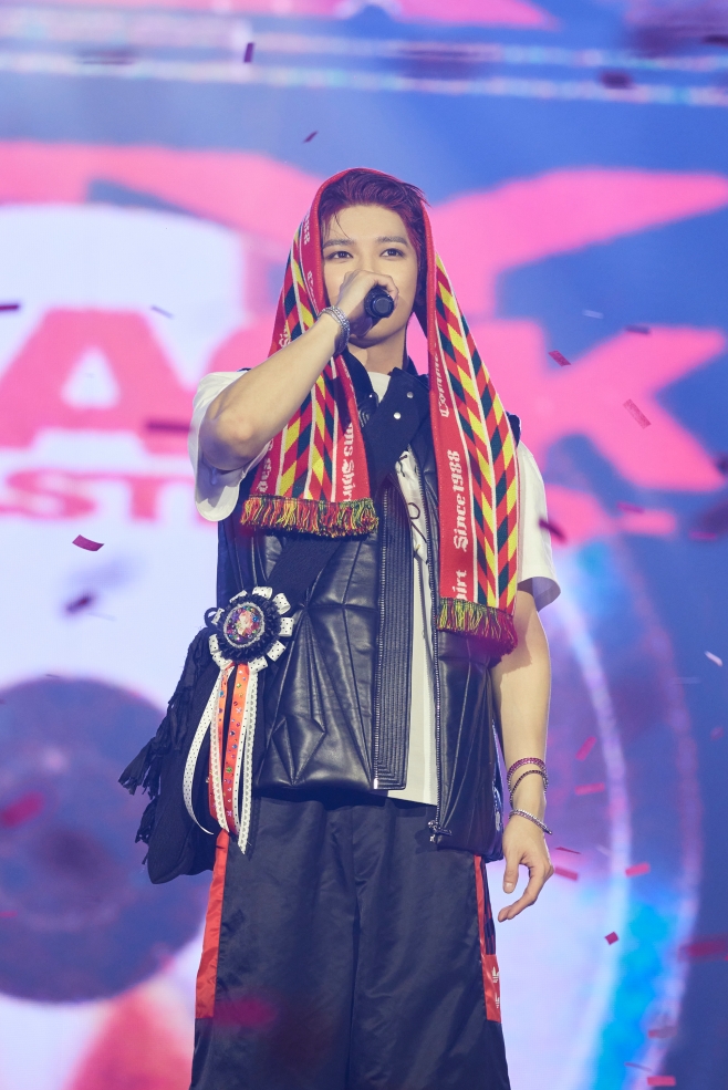 Taeyong Shares a Laugh Over Doyoung's Military Comments