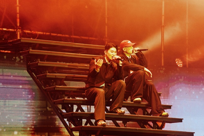 Dynamic Duo Concludes ‘Let’s Meet Sometimes’ Concert for Three Consecutive Years