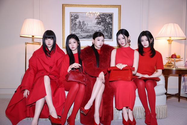 ILLIT Mengukir Nama di Dunia Fashion Global