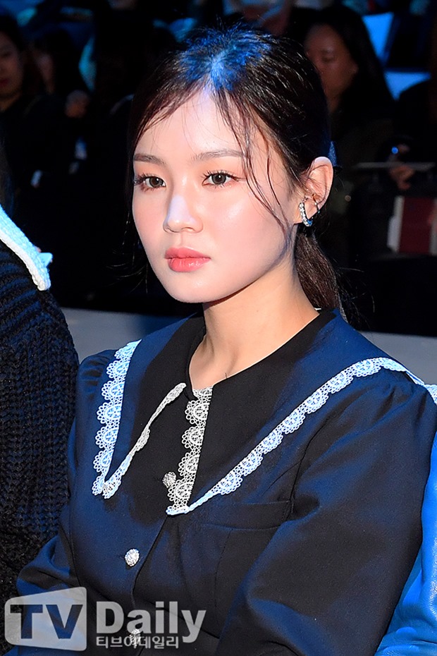 Lee Hi Acknowledges Unregistered Operation of Her 1-Person Agency; Company Apologizes for 'Ignorance and Oversight'