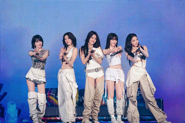 LE SSERAFIM Caps Off World Tour with Unwavering Live Performance