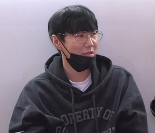 O Seong-hoon dari People Crew Dikenang pada Tahun Pertama dengan Penghormatan MC Mong