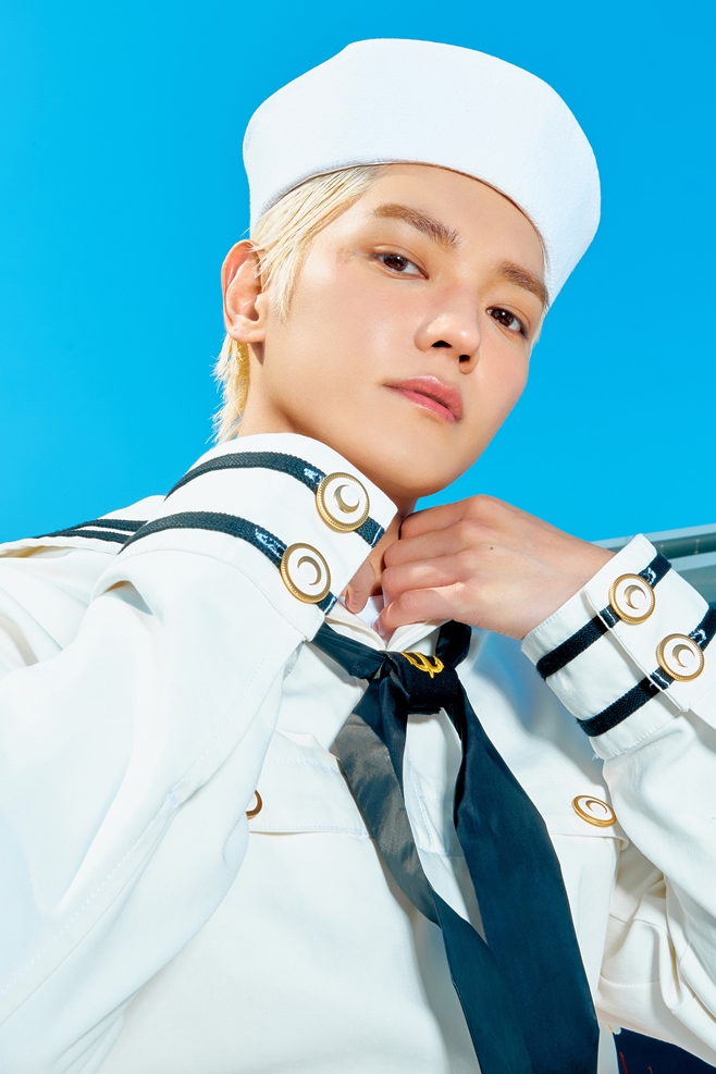 Taeyong NCT Memperkenalkan Gambar Teaser untuk Single Baru 'Rock Solid'