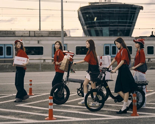 LE SSERAFIM Unveils New Chapter of Growth Through Fear