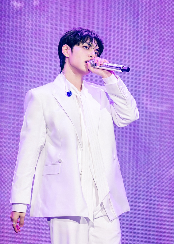 Wonpil Unveils a New Side at Final 'Unfiltered' Concert