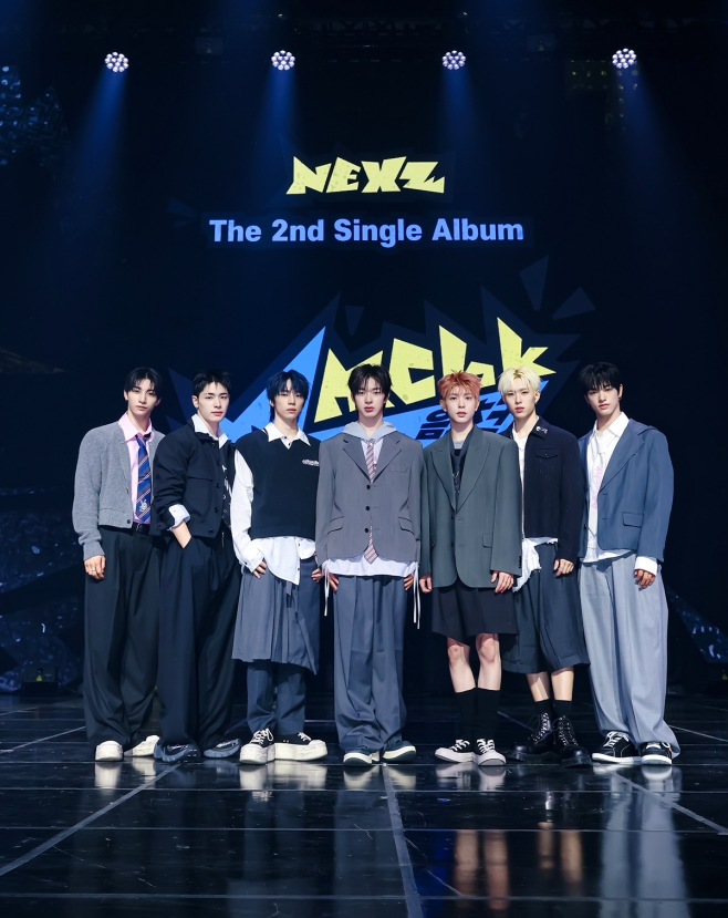 넥스지, 싱글 앨범 'Mmchk' 초동 44만 장 기록... 데뷔 앨범보다 277% 증가