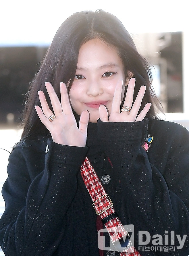 Jennie BLACKPINK Amankan 238 Miliar Won melalui Agensi Pribadi
