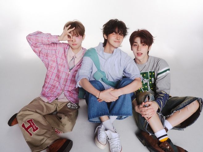 Chadonghyup Launches First Track ‘Dugunde’ Capturing Spring’s Refreshing Vibe
