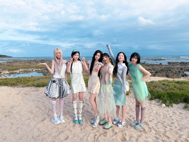 NMIXX Ungkap Foto Di Balik Layar MV 'Heavy Serenade' Bersama Hanrolo