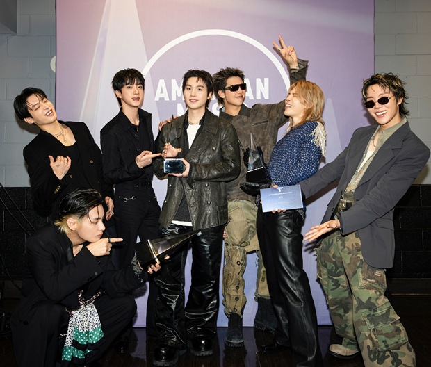 K-Pop Mencapai Tingkat Baru: BTS dan KATSEYE Raih Tiga Penghargaan di AMA