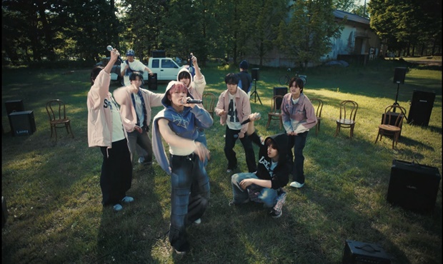 Xikers Unveils Live Clip of 'Outsider' from Mini Album 'ROUTE ZERO: The ORA'