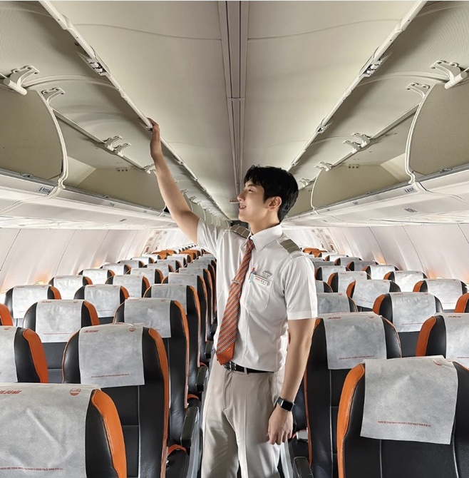 Choi Eun-soo's Surprising Journey from Idol to Flight Attendant