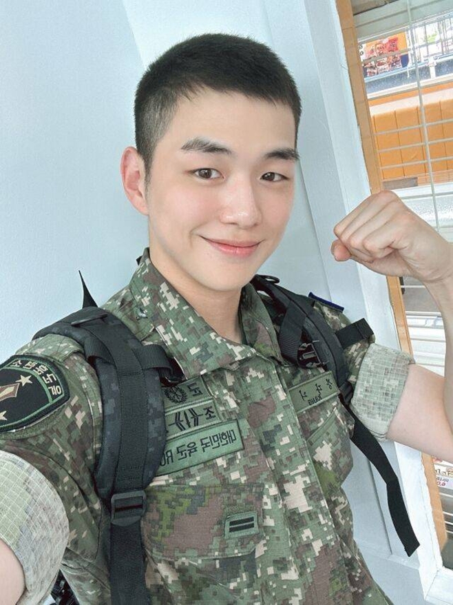Kang Daniel Participates in Early Voting During Military Service